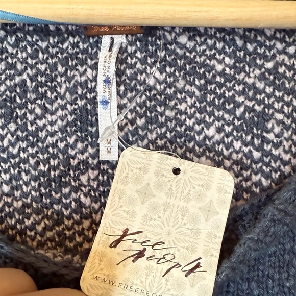 Free People Cotton Crewneck Floral Pullover Sweater Blue Lilac New Size Medium - Picture 5 of 6